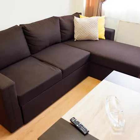 Catherine's Old Town Apartment