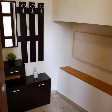 Catherine's Old Town Apartment *